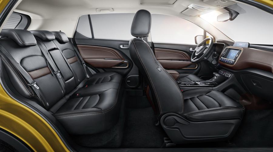 Интерьер Trumpchi GS3 2017 года  (фото 18 из 30)